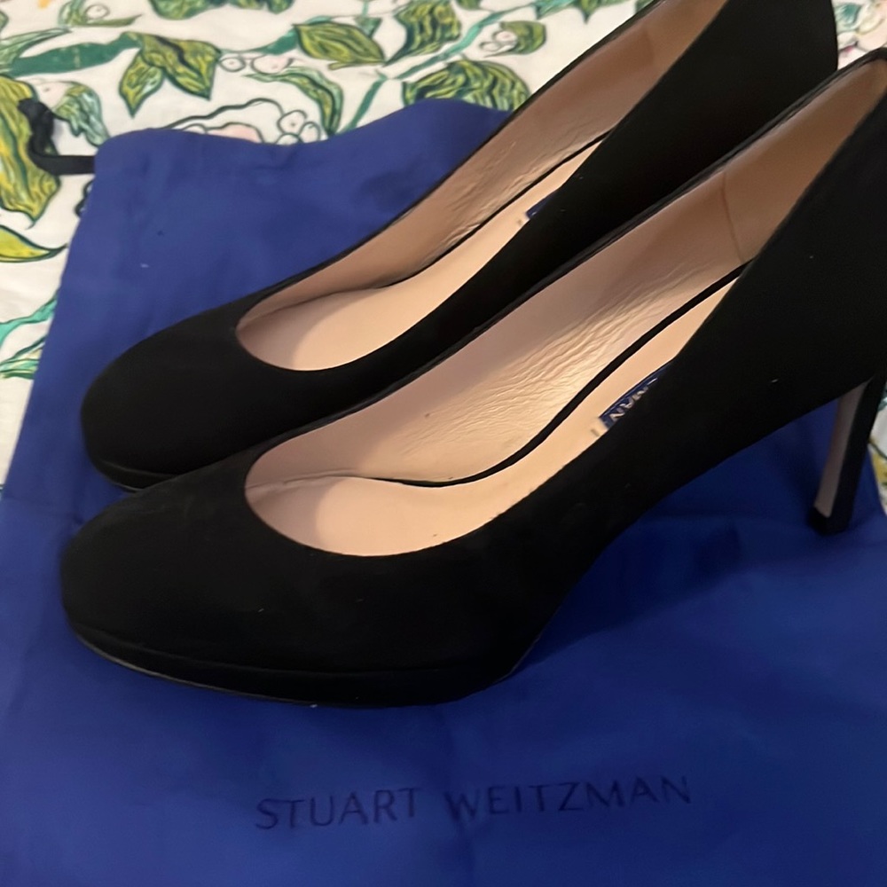 Stuart weitzman black suede pumps